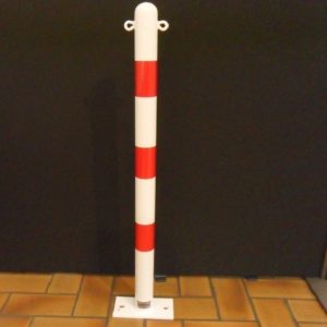 POTEAU AVEC PLATINE  60x1000 mm
FIXE, AVEC OEILLET