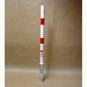 POTEAU ROUGE/BLANC  60x1200 mm
AVEC EMBASE, SANS OEILLET