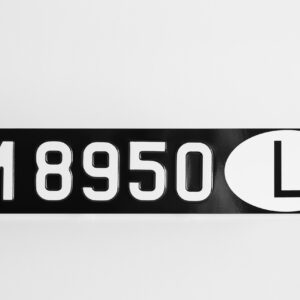 PLAQUE IMMATRICULATION  N/B  520 mm AR************* ATTENTION ANCIEN MODELE ***************