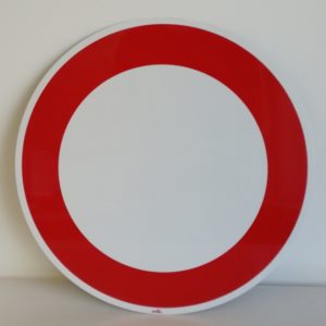 ROND EN ALUMINIUM PLAT : 2 MM,DIAMETRE : 400 mm,"ACCES INTERDIT A TOUT VEHICULE MOTOR. - C,2"